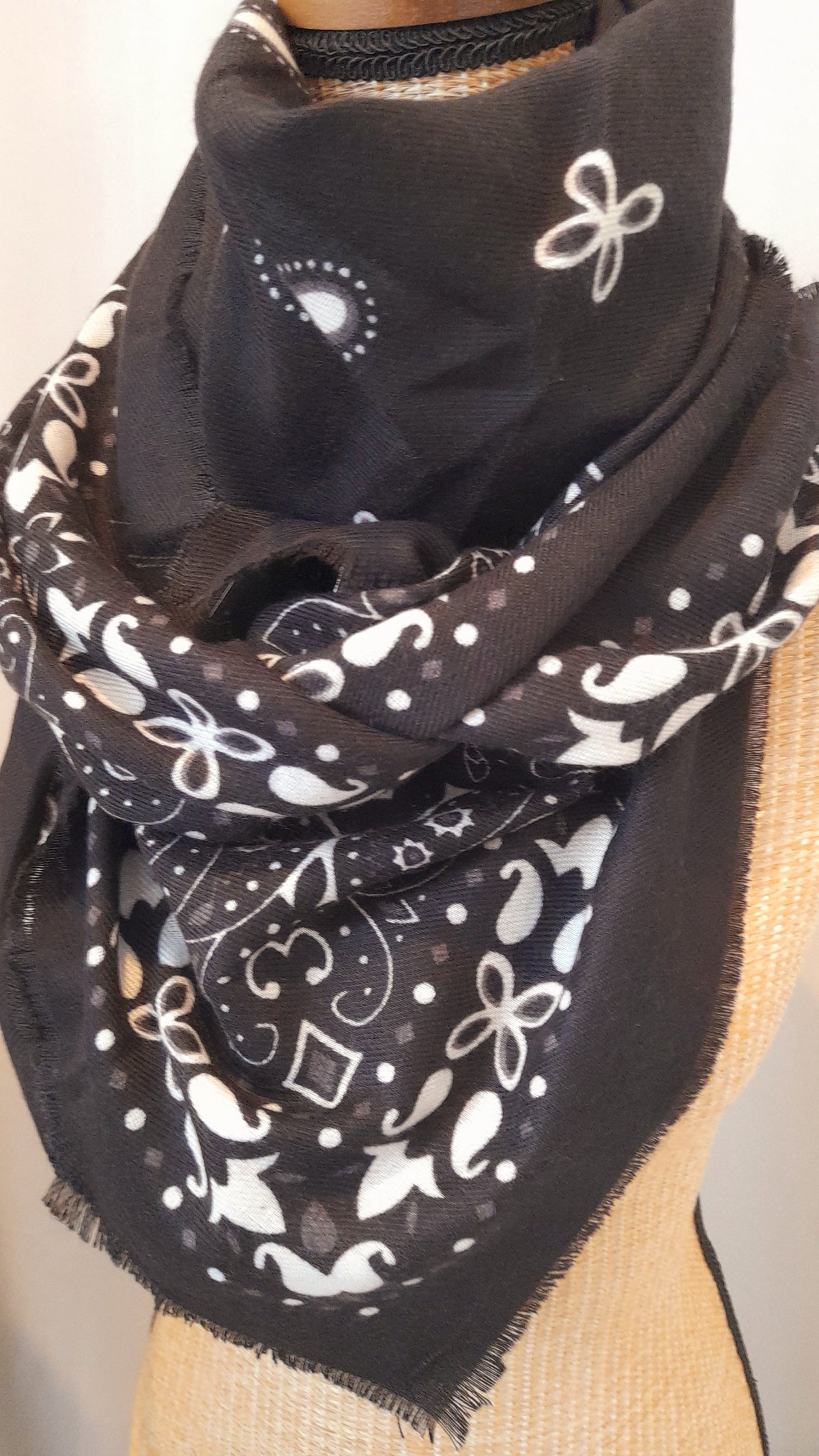 Écharpe carrée 110 x 110 cm en viscose et laine Bandana Paisley