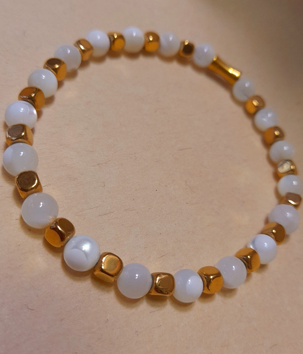 Bracelet Nacre Blanche 6 mm – Douceur et Élégance Naturelle  Limdéa