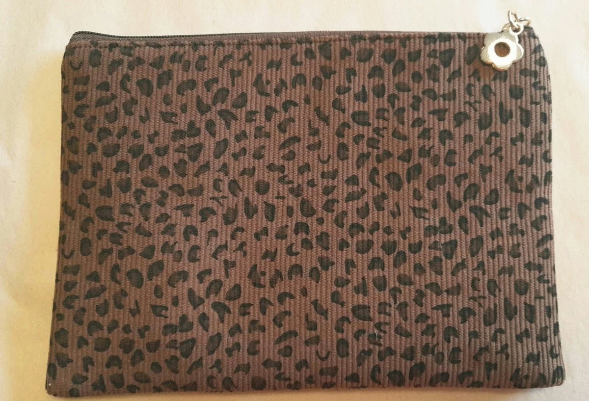 Pochette léopard 14 x 20 cm  Toile douce et fermeture dorée