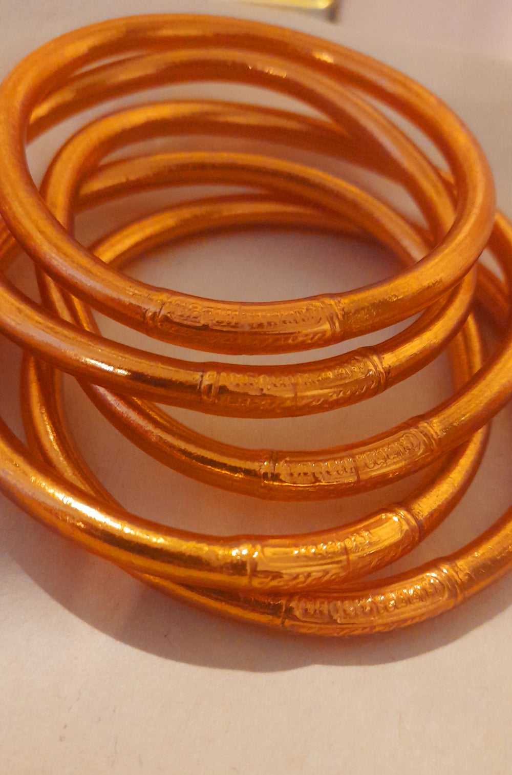 Jonc Bouddhiste Orange avec mantra taille M