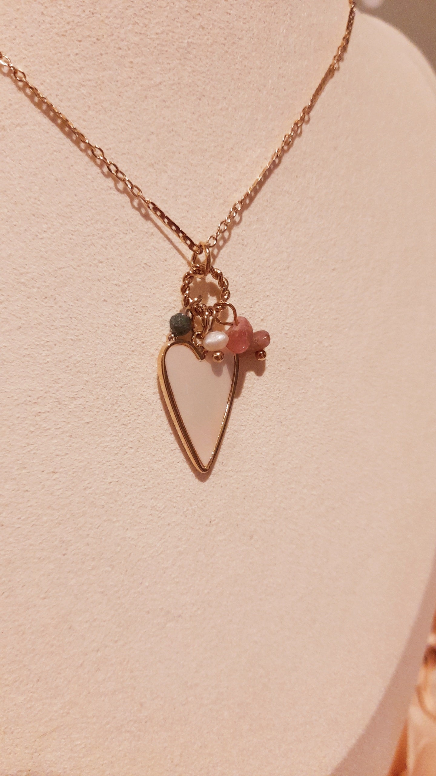 Collier Sarah